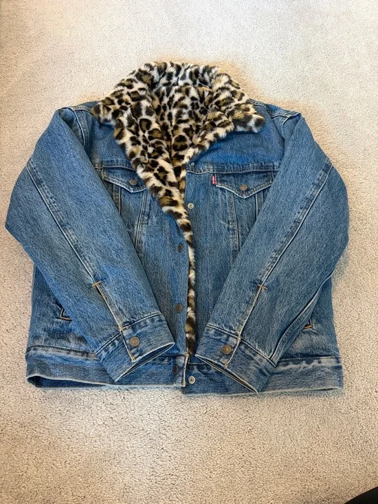 Levi's Blue Denim Jacket with Leopard Faux Fur Collar - Picture 1 of 5